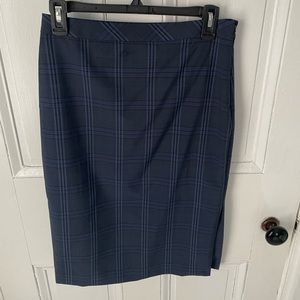 Banana Republic Navy plaid pencil skirt. Size 4